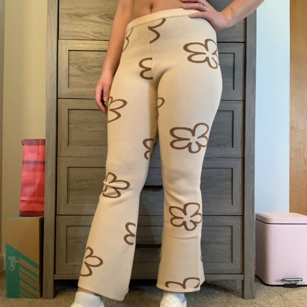 LA Hearts Glower Printed Sweater Flare Pants